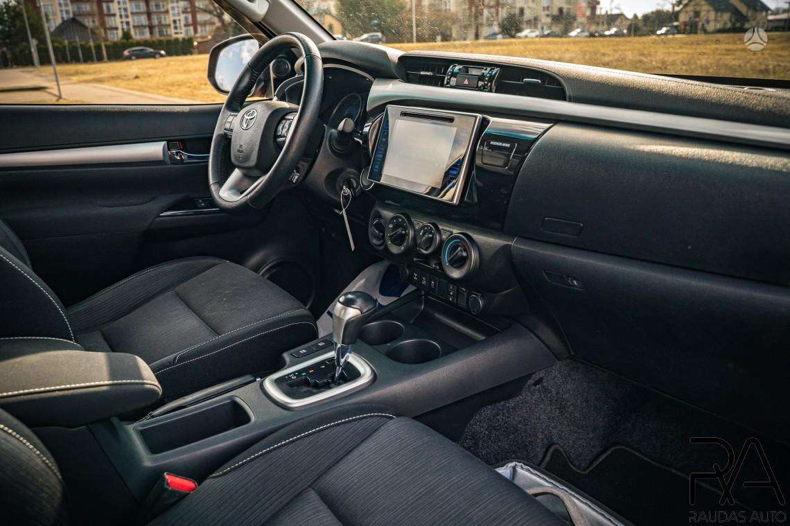 Toyota Hilux, 2.4 l., Пикап