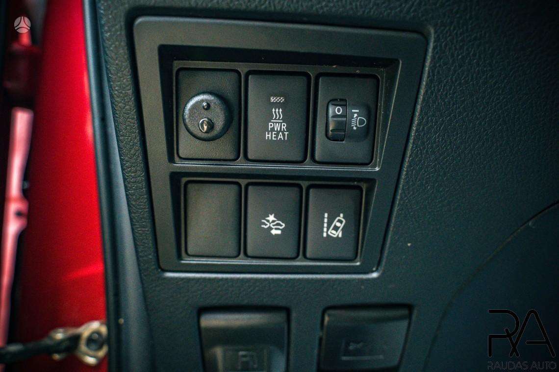 Toyota Hilux, 2.4 l., Пикап