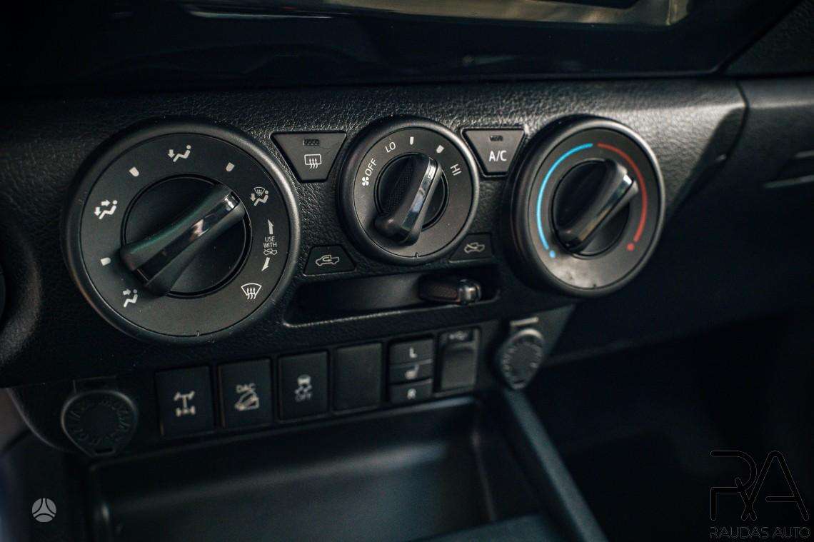 Toyota Hilux, 2.4 l., Пикап