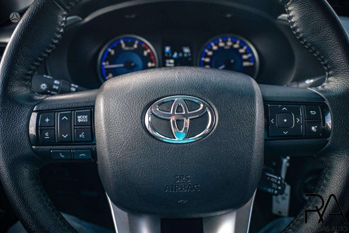 Toyota Hilux, 2.4 l., Пикап
