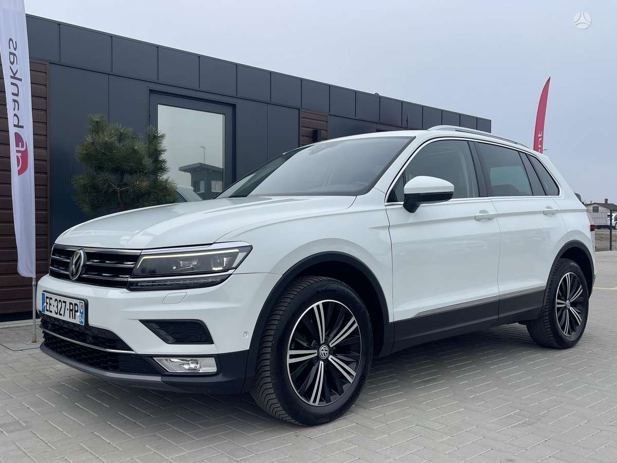Volkswagen Tiguan - 1