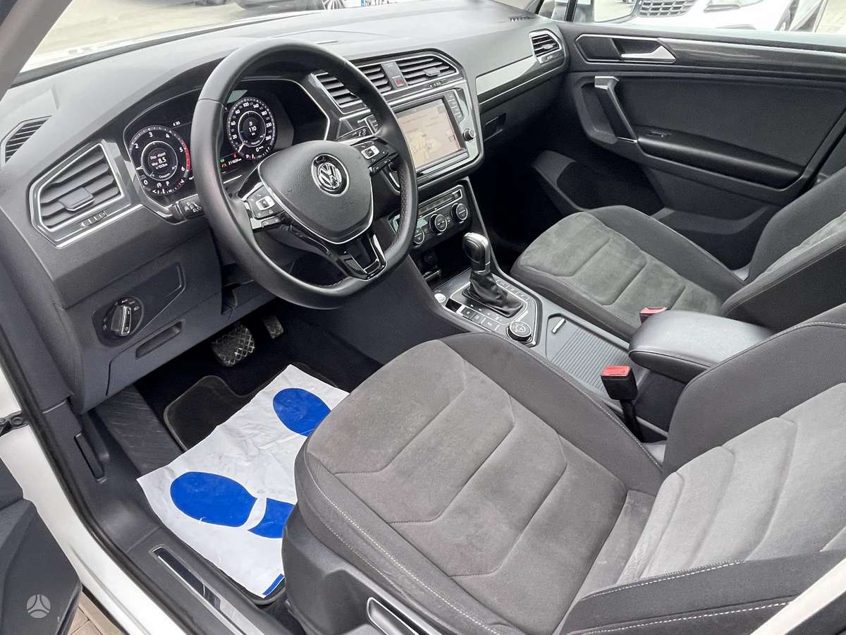 Volkswagen Tiguan - 10