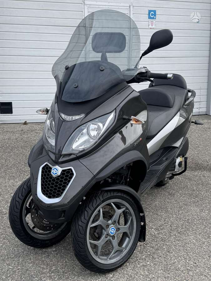 Piaggio MP3 300cc, trikes