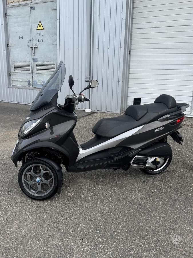 Piaggio MP3 300cc, trikes