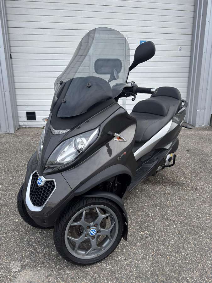 Piaggio MP3 300cc, trikes