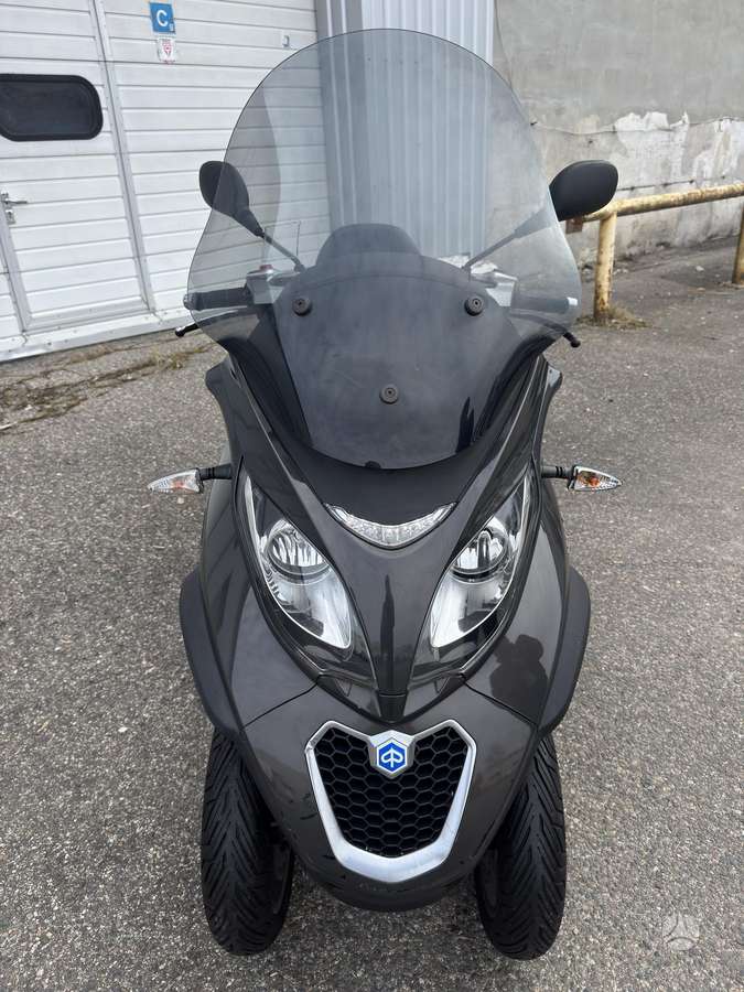 Piaggio MP3 300cc, trikes