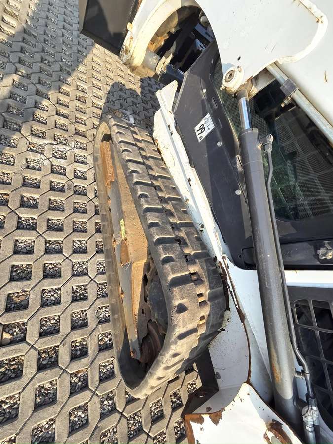 Bobcat T450, mini loaders