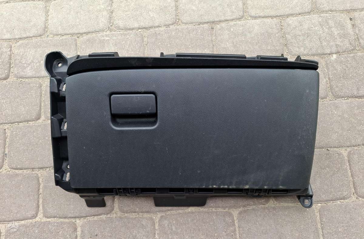 Toyota Yaris Cross kėbulo dalys