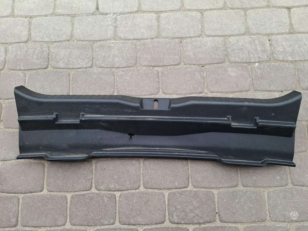Toyota Yaris Cross kėbulo dalys