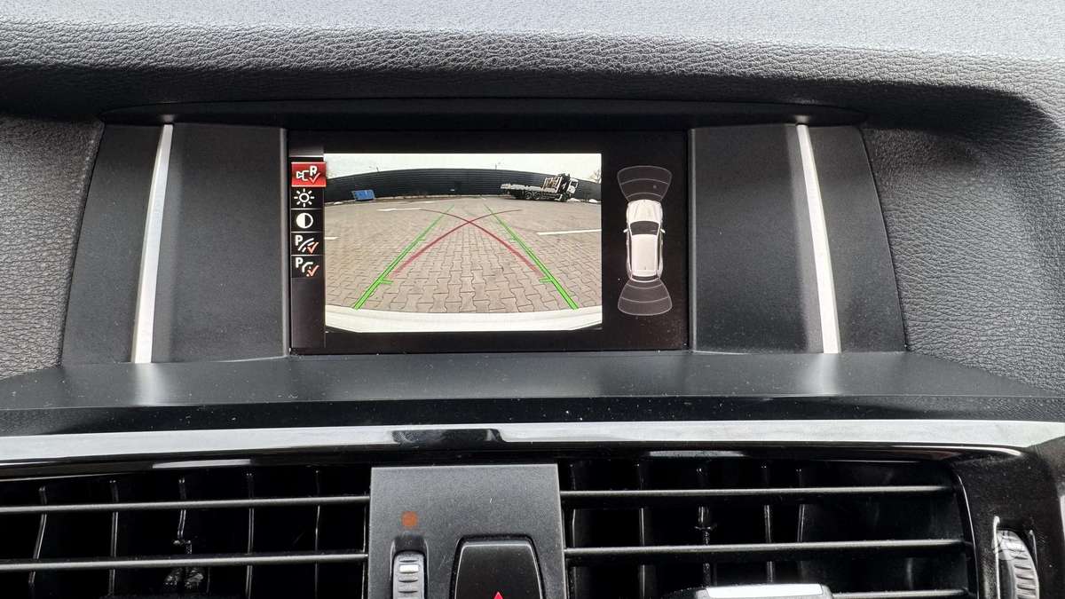 BMW X3, 2.0 l., off-road / crossover