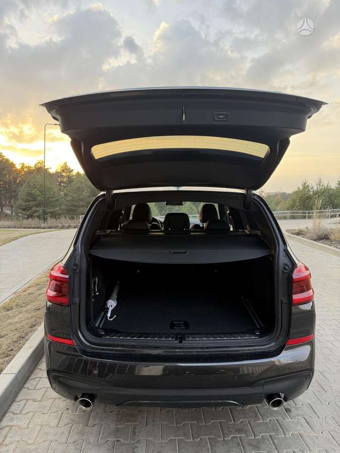 BMW X3, 2.0 l., off-road / crossover