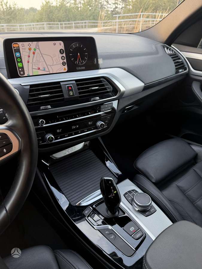 BMW X3, 2.0 l., off-road / crossover