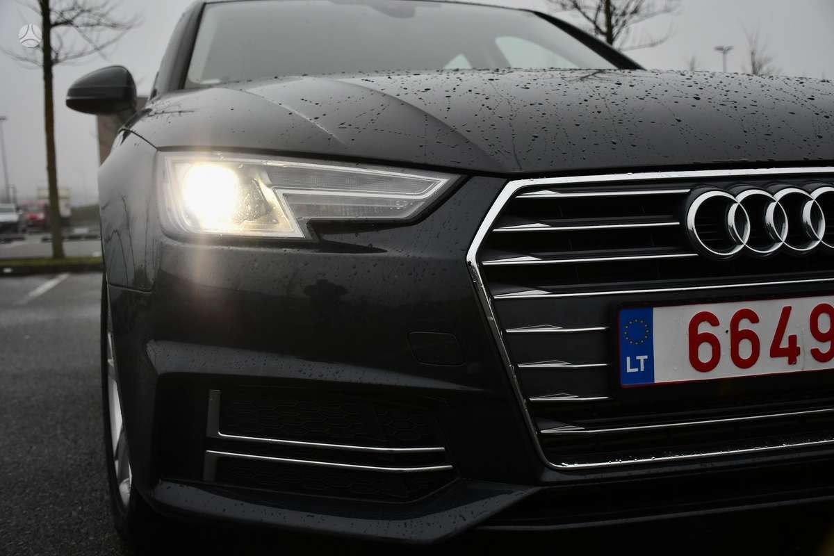 Audi A4, 2.0 l., saloon / sedan