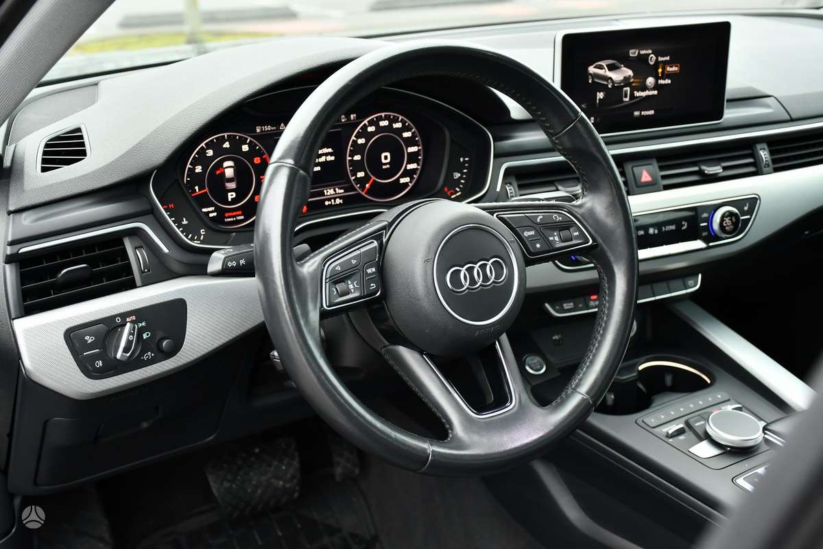 Audi A4, 2.0 l., saloon / sedan