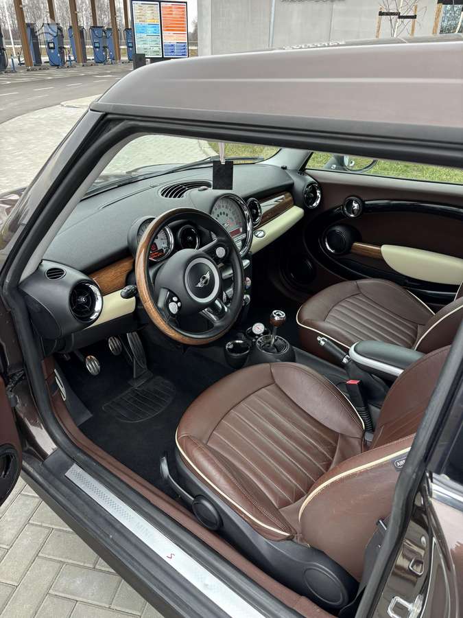 Mini Clubman, 1.6 l., Седан