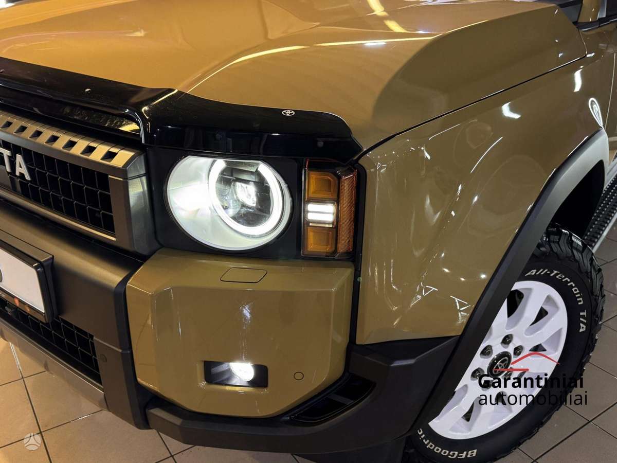 Toyota Land Cruiser - 4