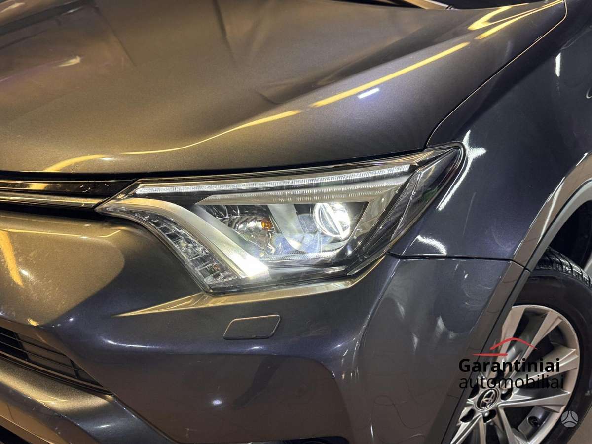 Toyota RAV4 - 4