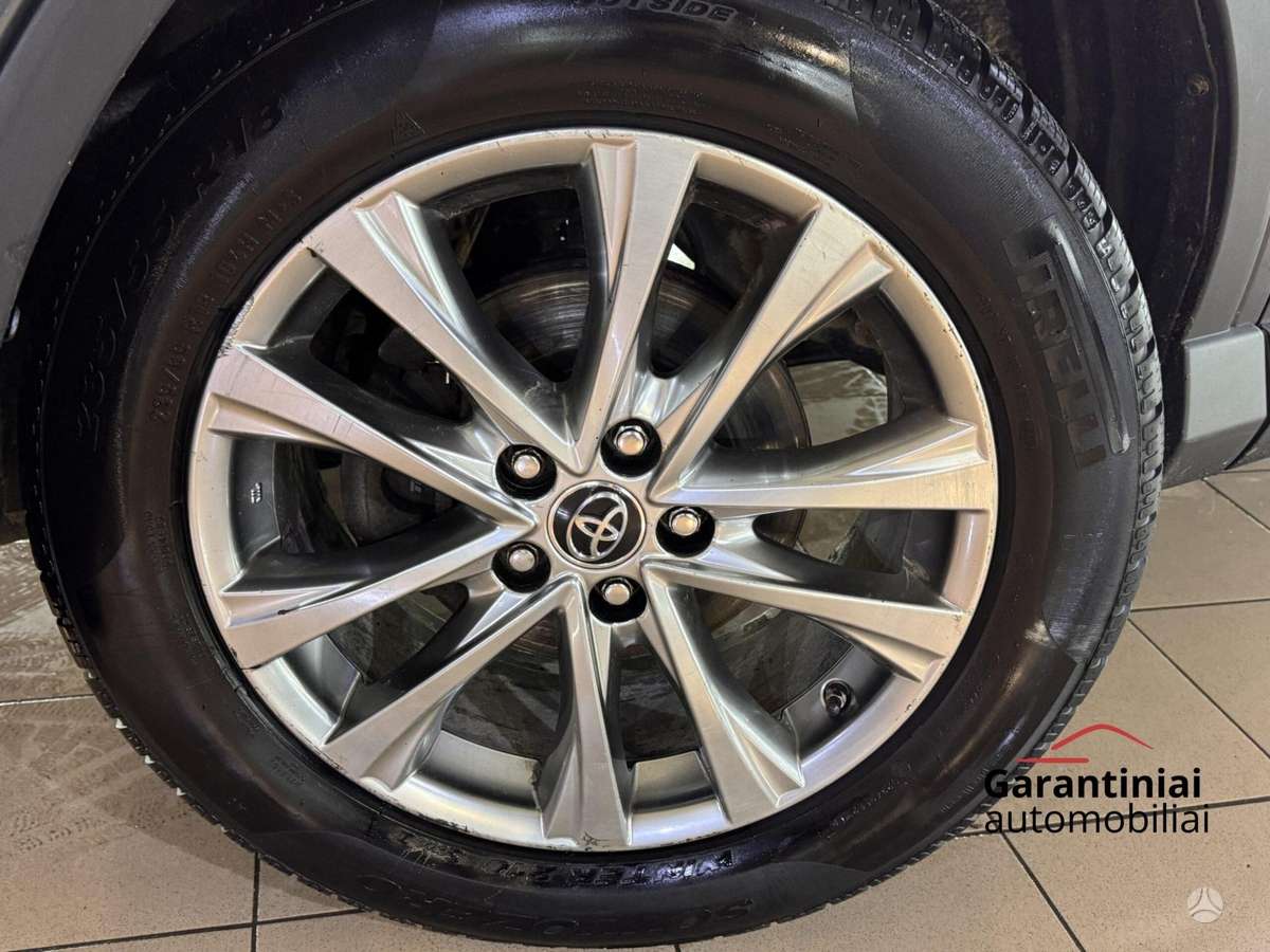Toyota RAV4 - 5