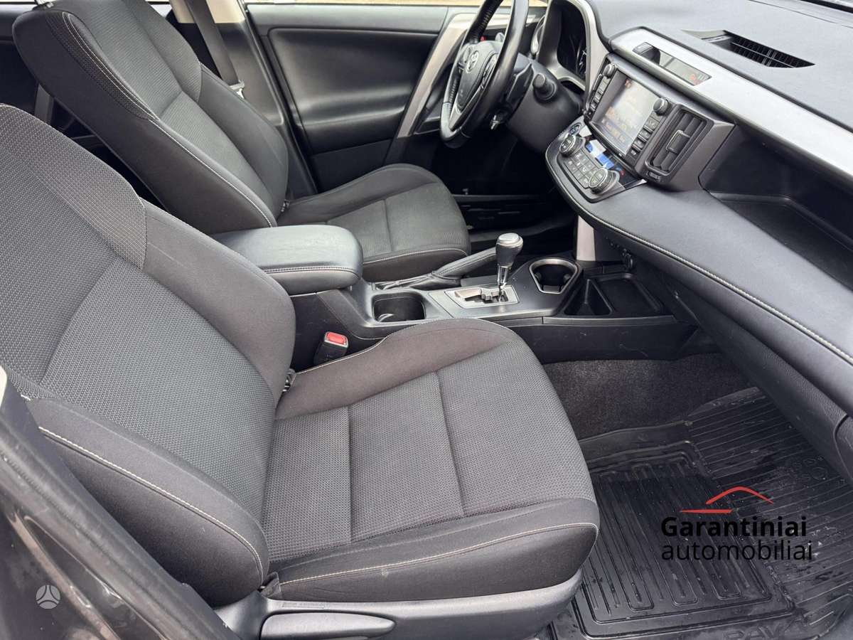 Toyota RAV4 - 8