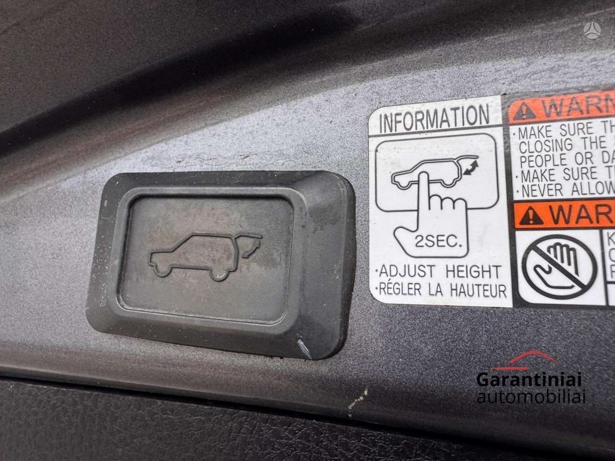 Toyota RAV4 - 10