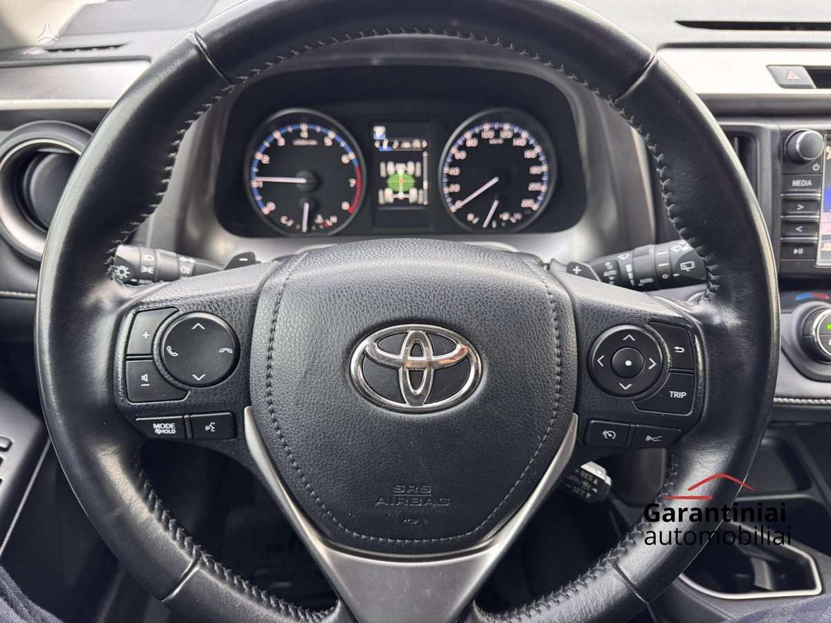 Toyota RAV4 - 11