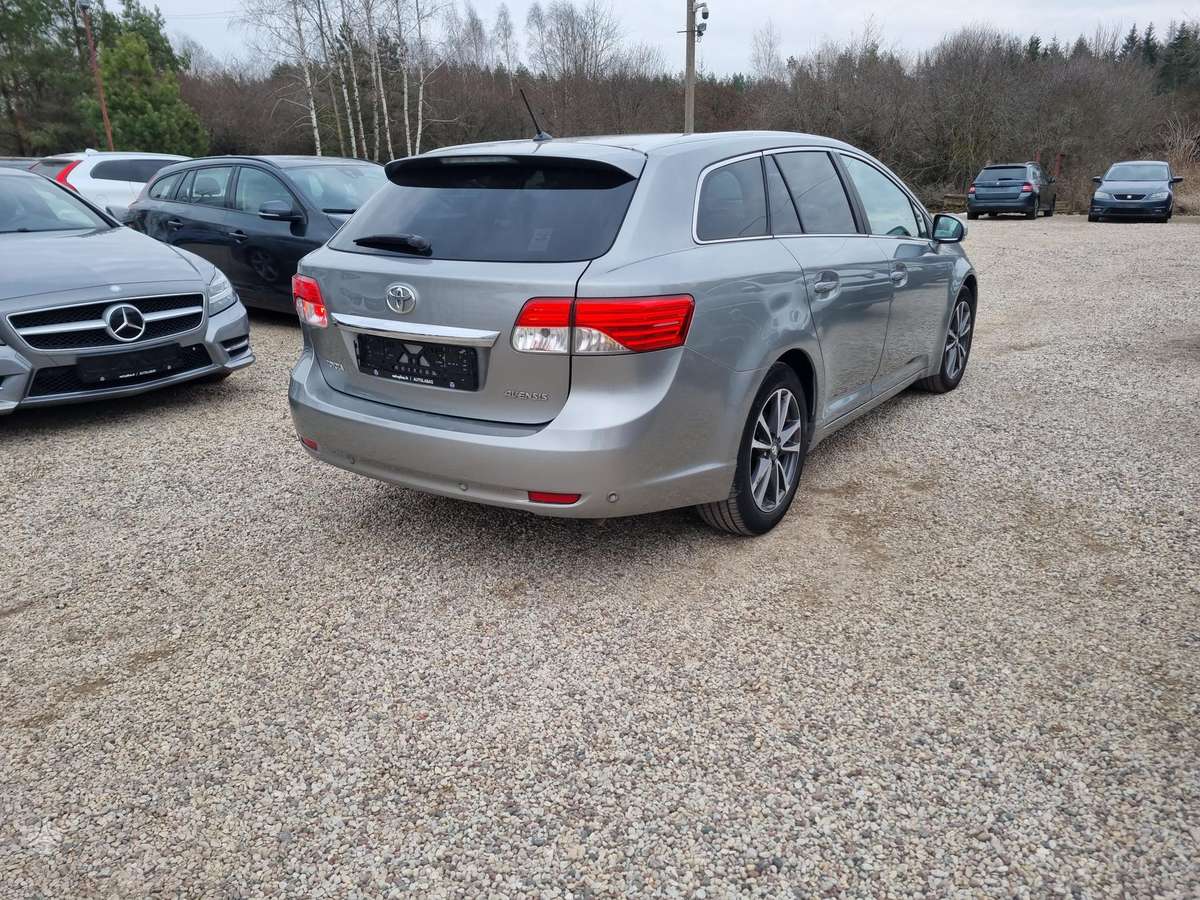 Toyota Avensis, 2.0 l., Универсал