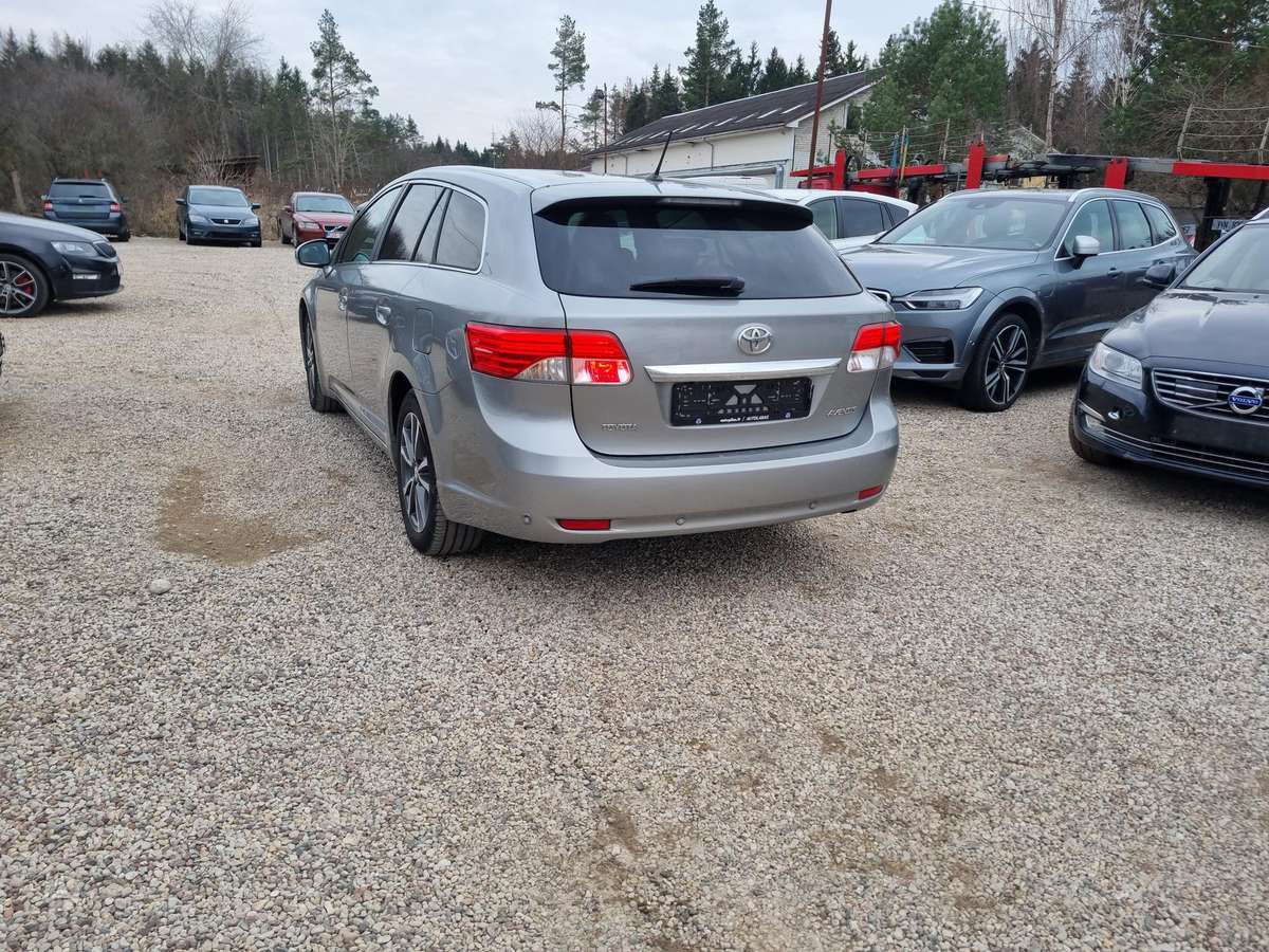 Toyota Avensis, 2.0 l., Универсал