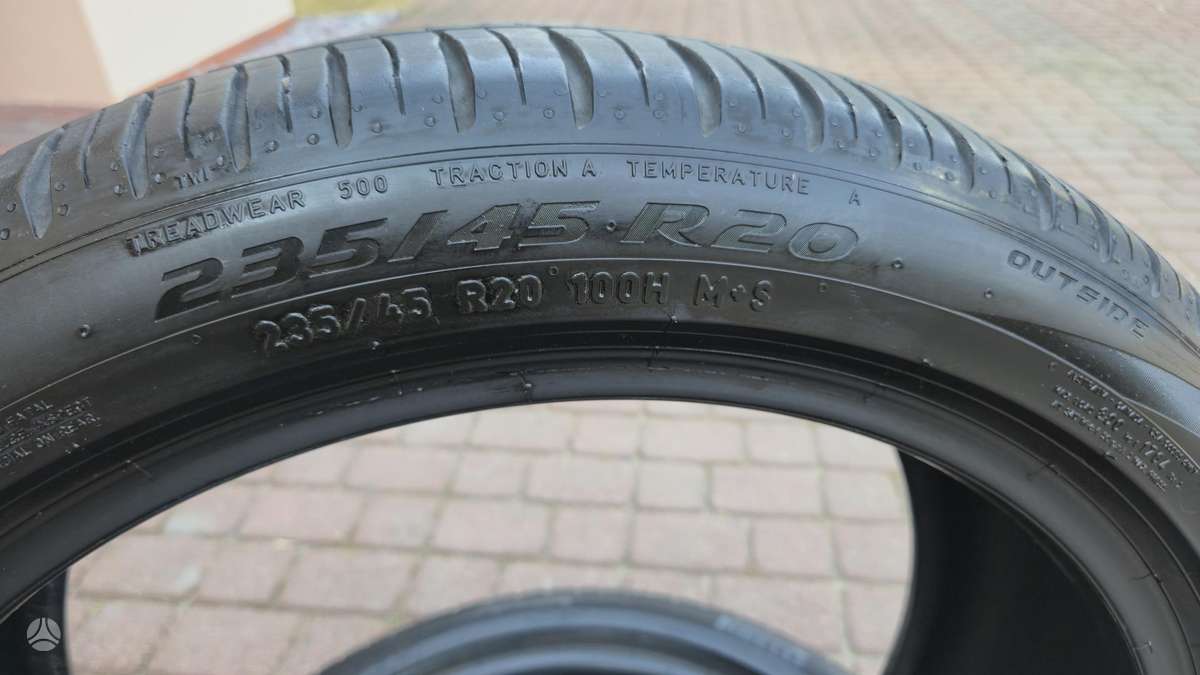 Pirelli Scorpion Zero, universalios 235/40 R20