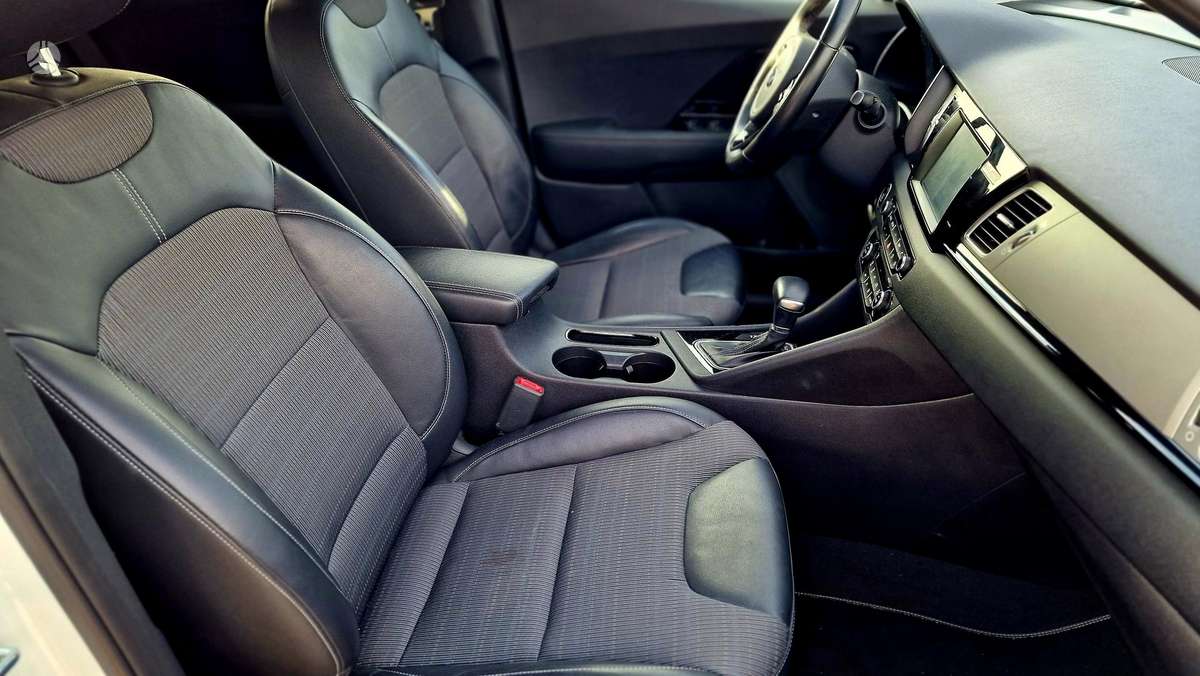 Kia Niro, 1.6 l., hatchback