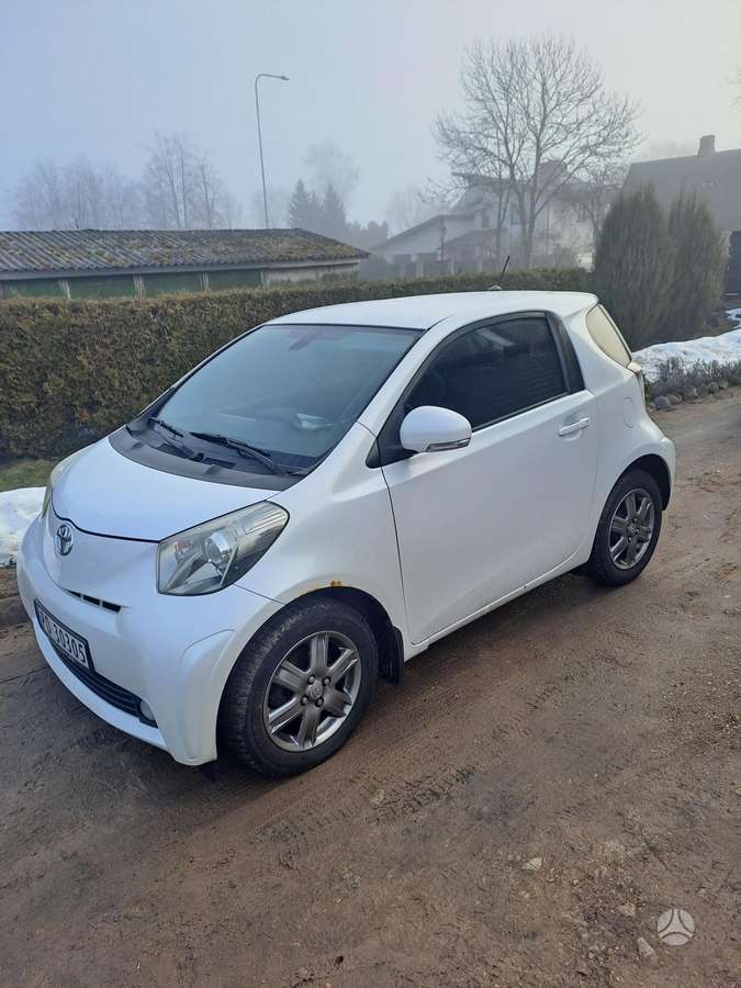 Toyota iQ, 1.0 l., hatchback