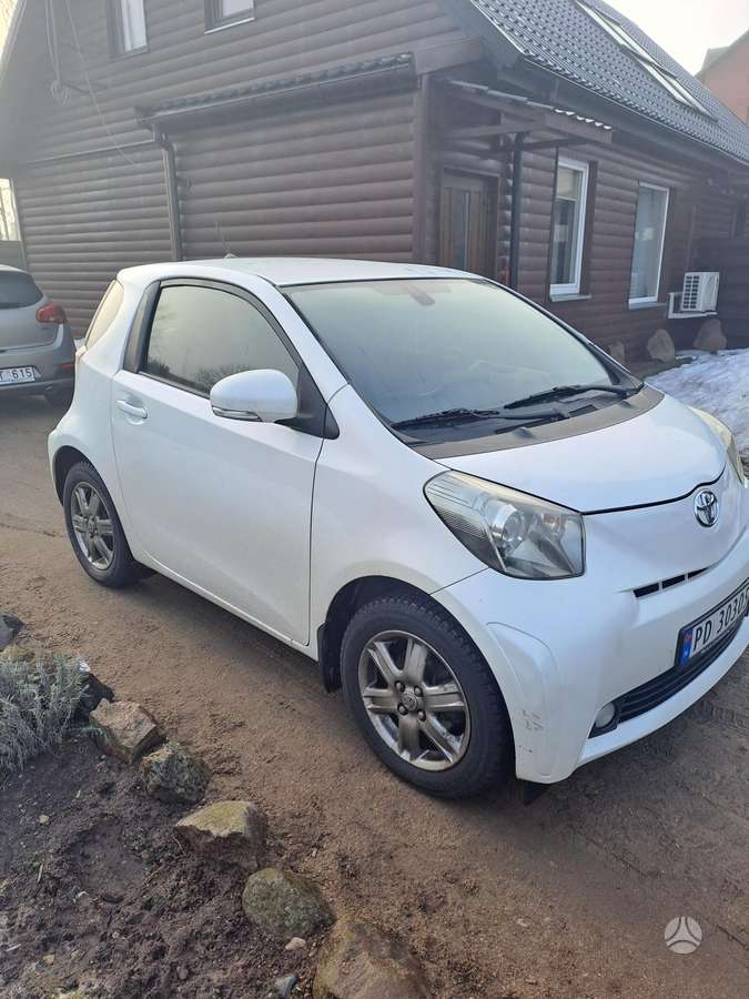 Toyota iQ, 1.0 l., hatchback