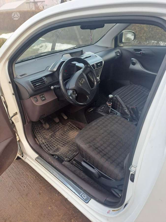 Toyota iQ, 1.0 l., hatchback
