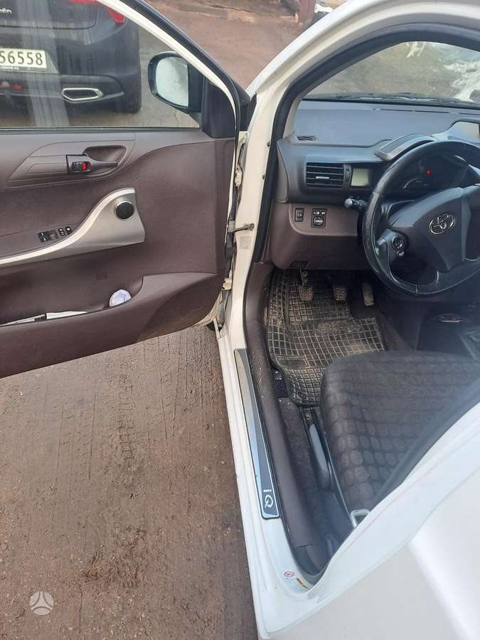 Toyota iQ, 1.0 l., hatchback