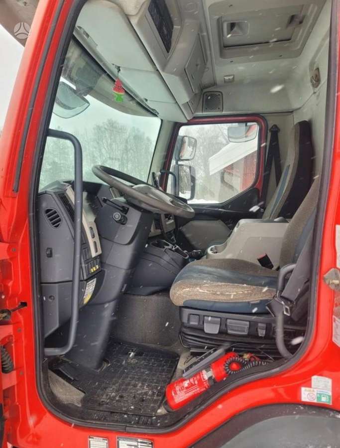 Volvo FL, box trucks / box vans