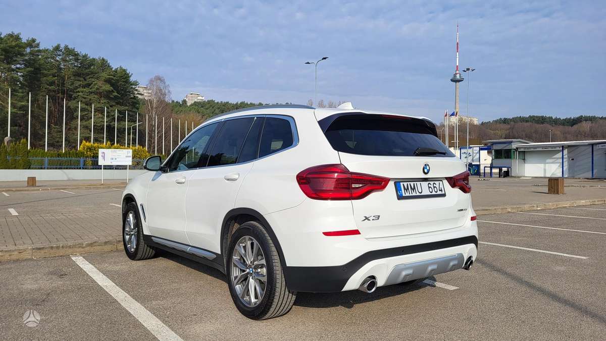 BMW X3, 2.0 l., off-road / crossover