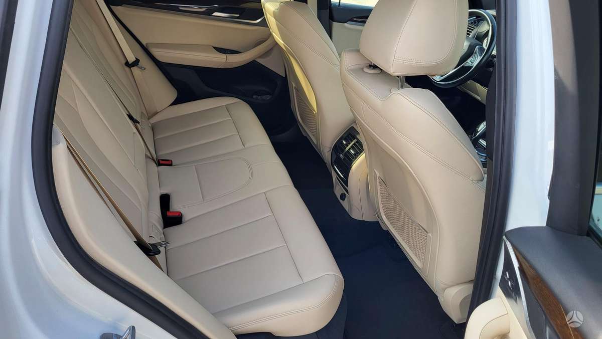 BMW X3, 2.0 l., off-road / crossover