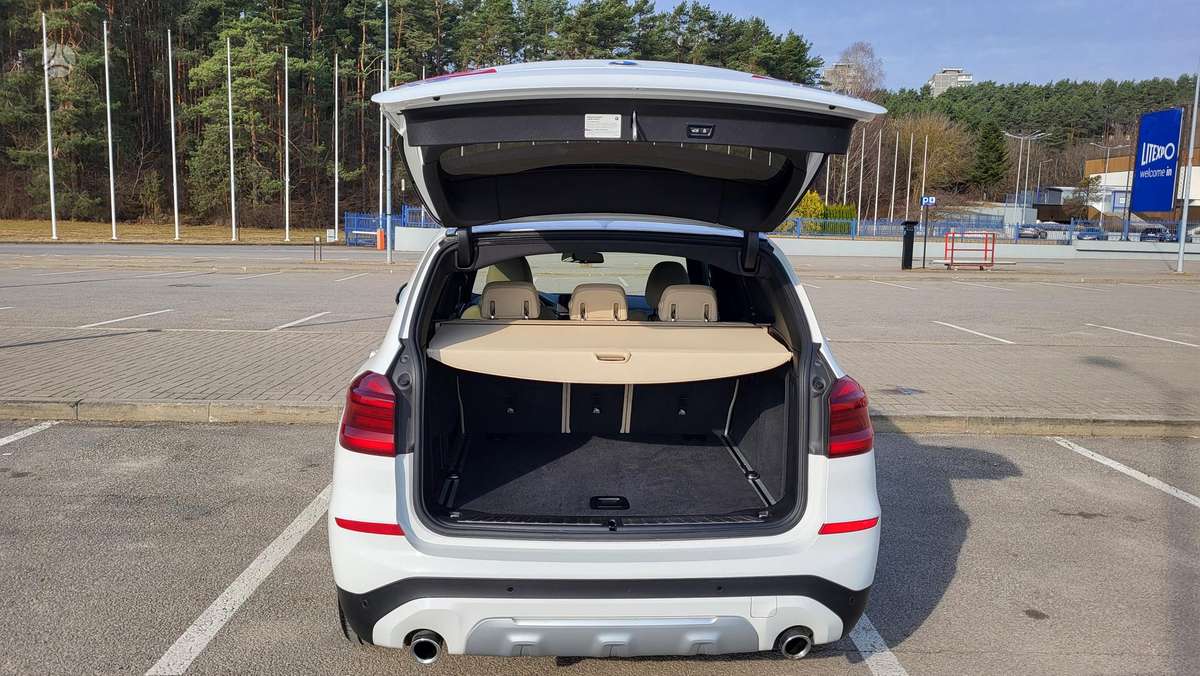 BMW X3, 2.0 l., off-road / crossover