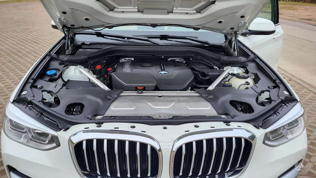 BMW X3, 2.0 l., off-road / crossover
