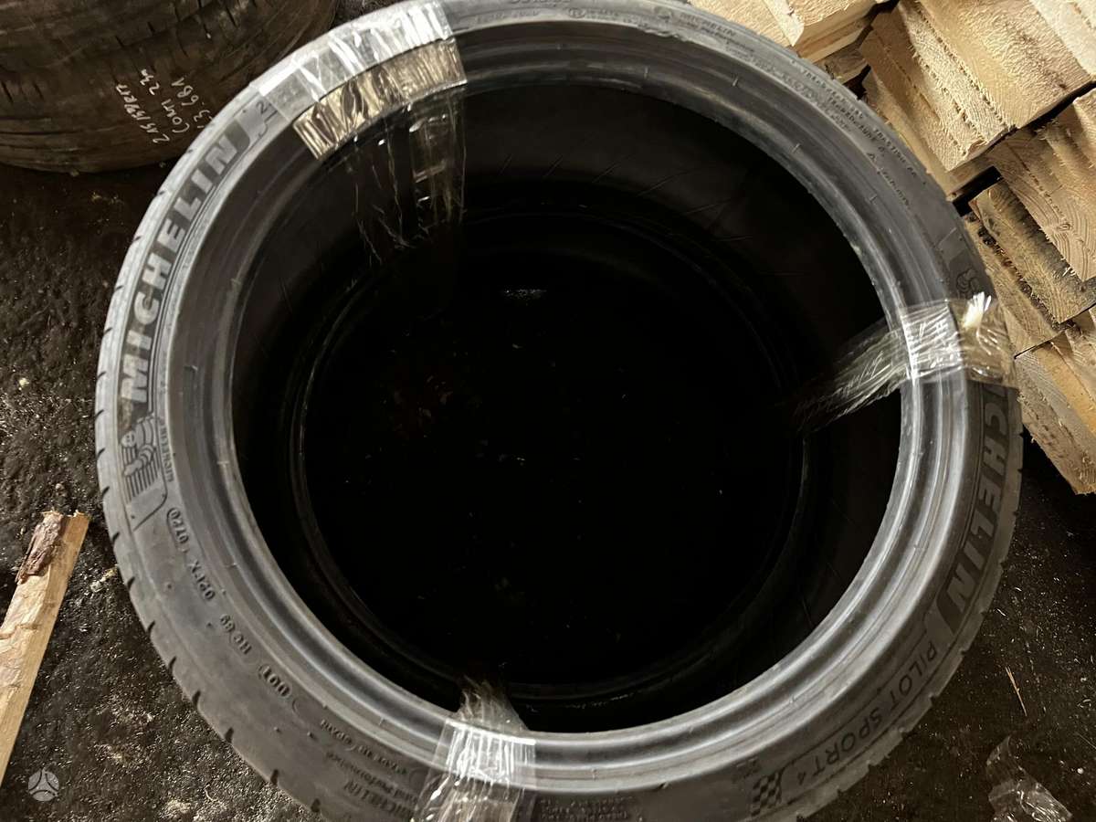 Michelin, летние 235/40 R18