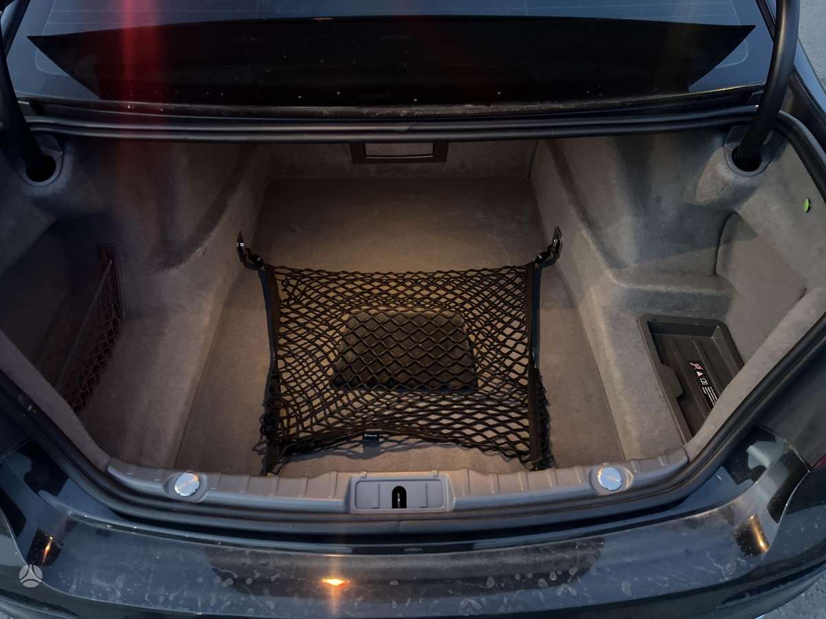 BMW 750, 4.4 l., Седан