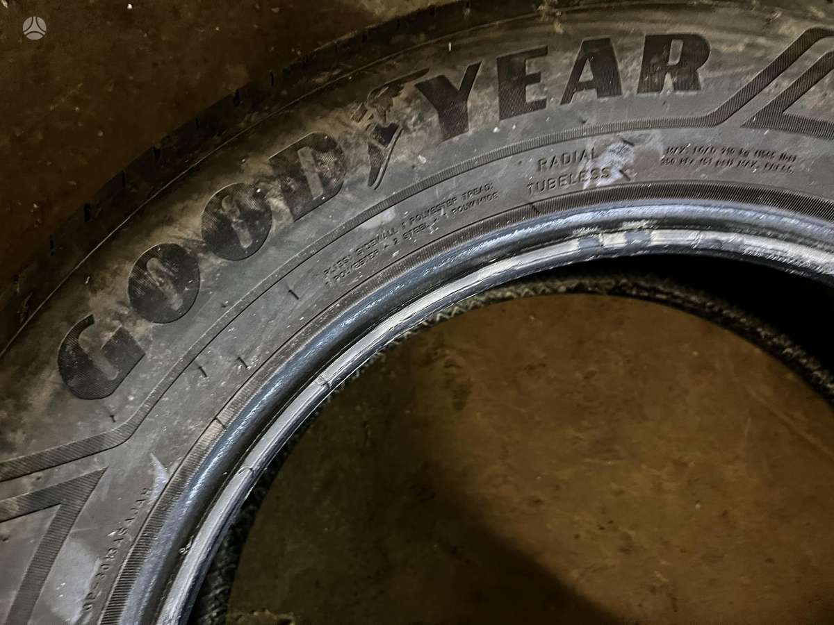 Goodyear, летние 215/60 R17