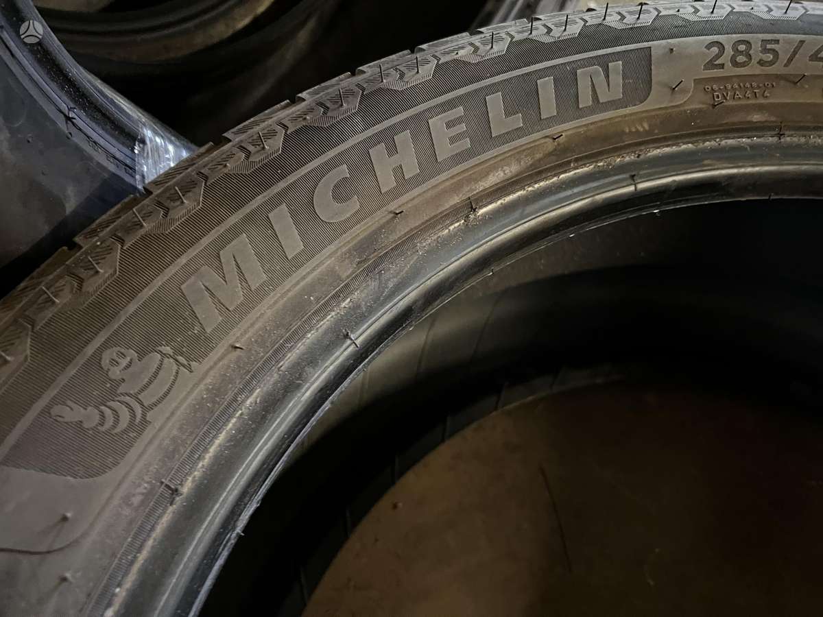 Michelin, all-season 285/45 R22