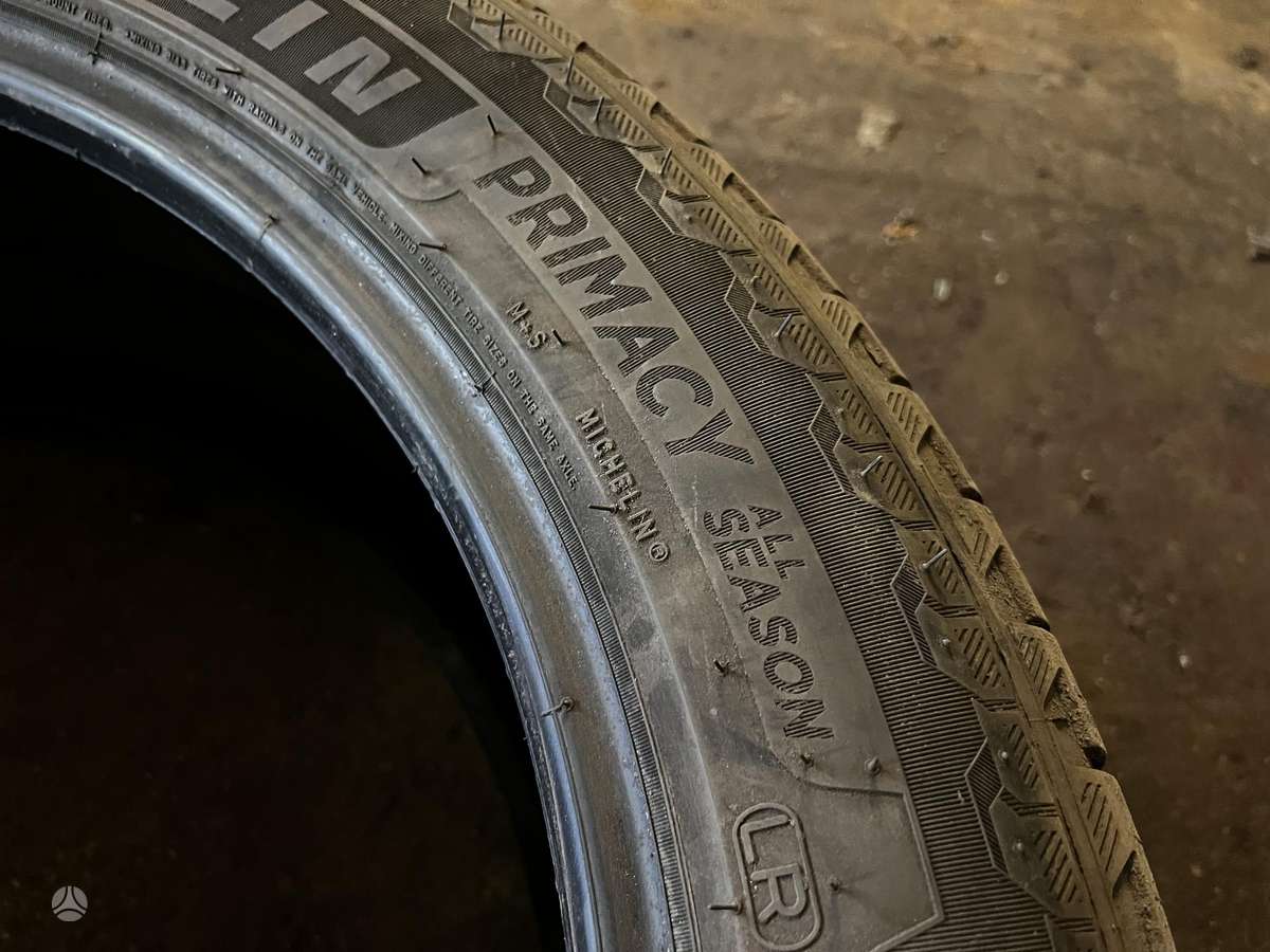 Michelin, all-season 285/45 R22