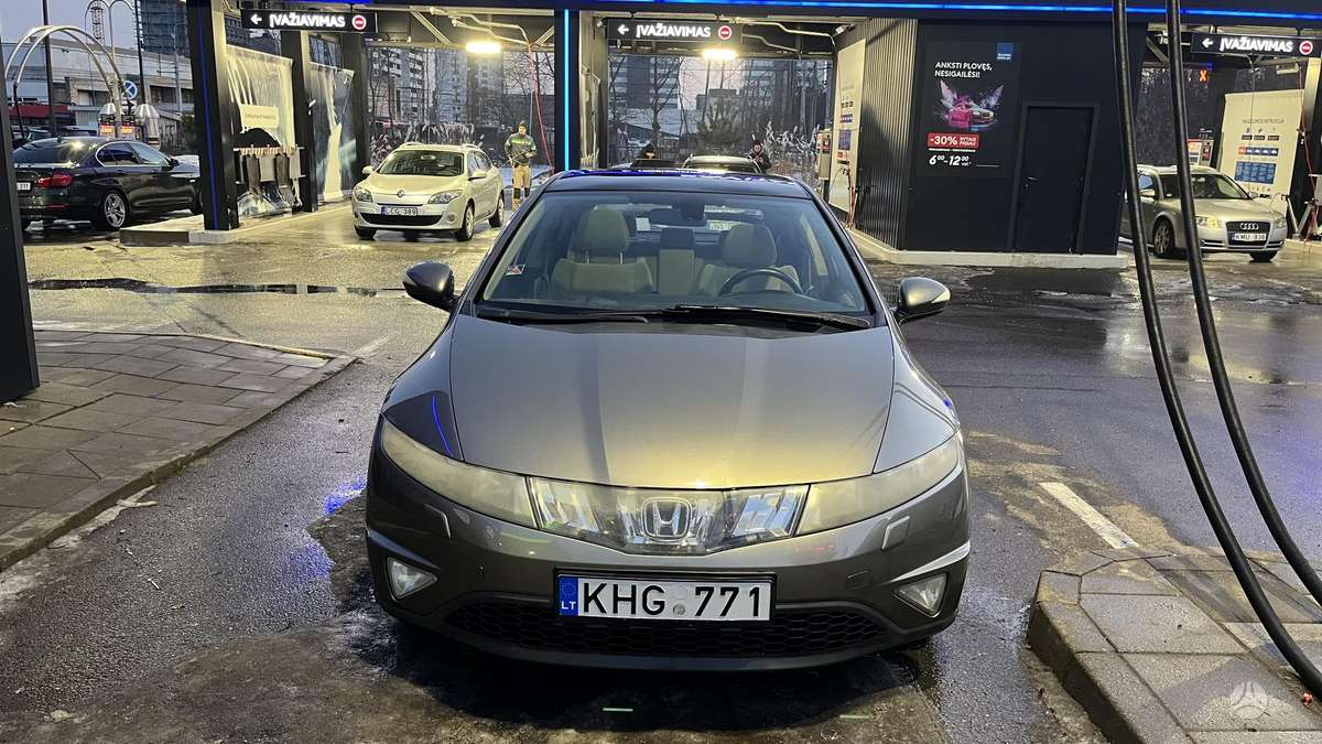 Honda Civic, 1.8 l., hatchback