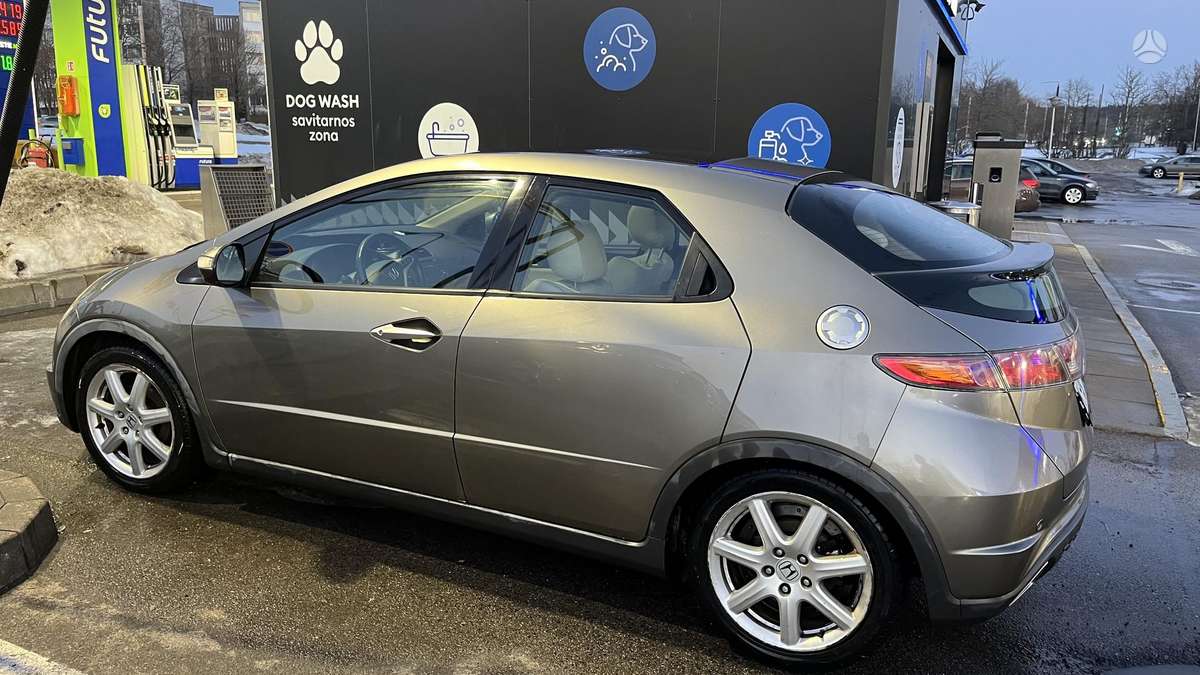 Honda Civic, 1.8 l., hatchback