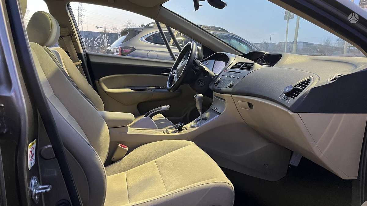 Honda Civic, 1.8 l., hatchback