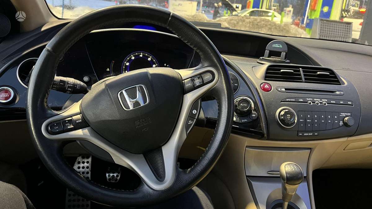 Honda Civic, 1.8 l., hatchback