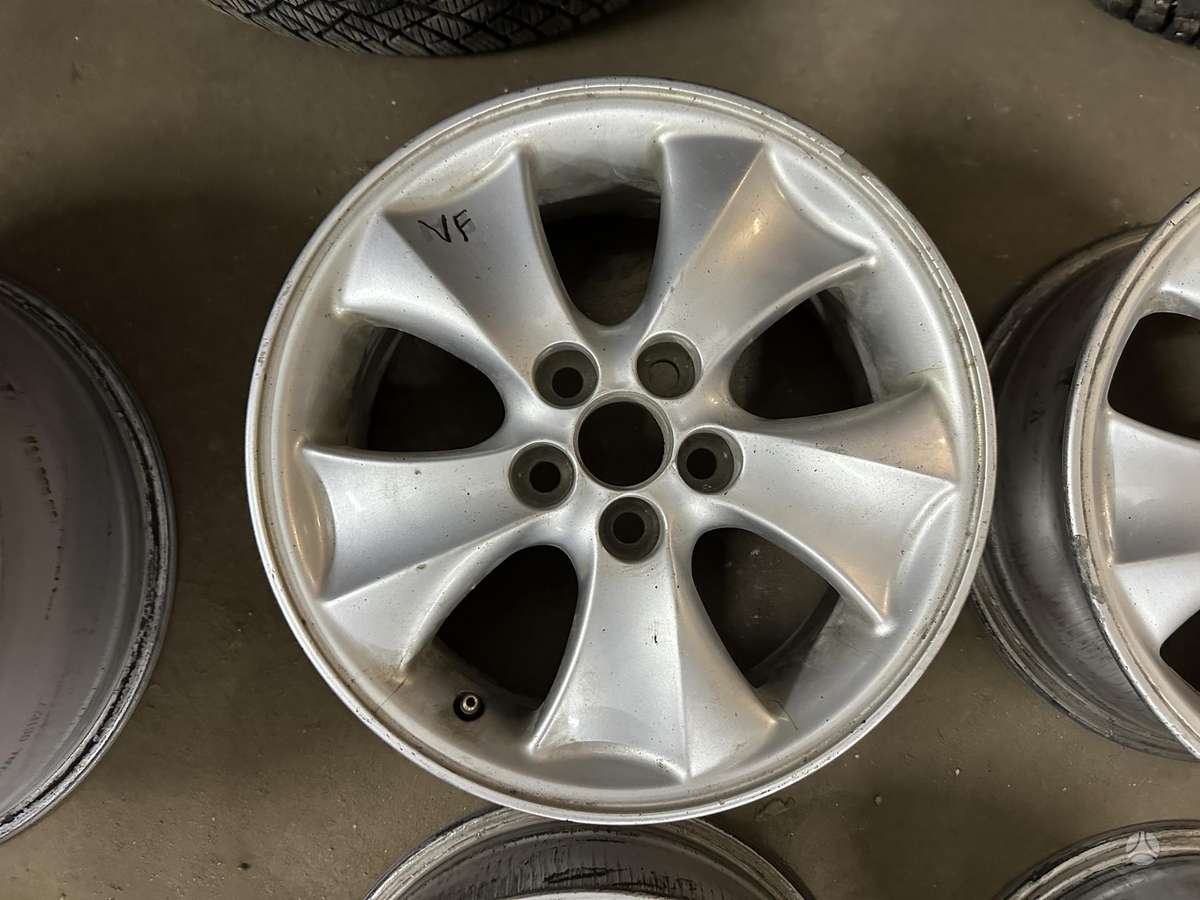 Toyota, lengvojo lydinio, R15