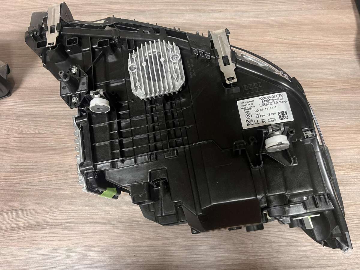 BMW 5 serija žibintai