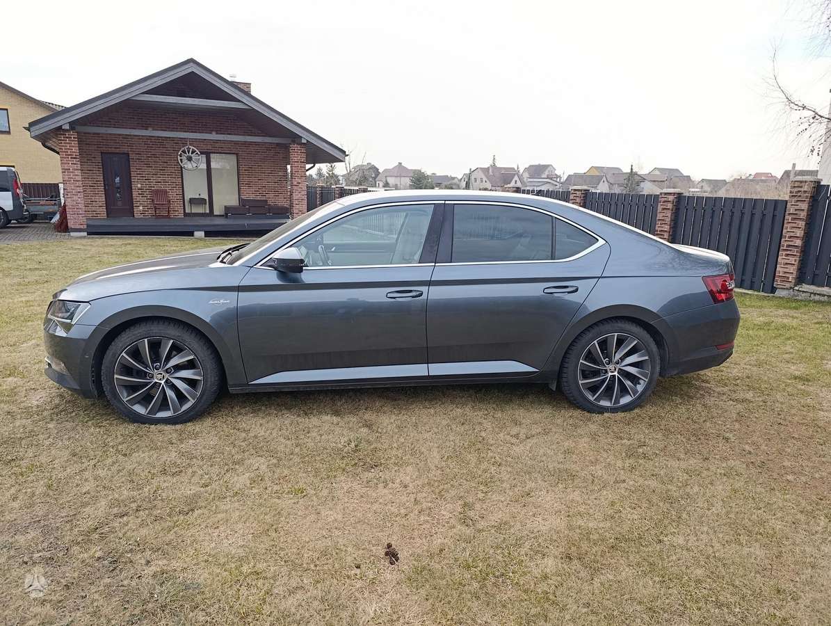 Skoda Superb, 2.0 l., Седан